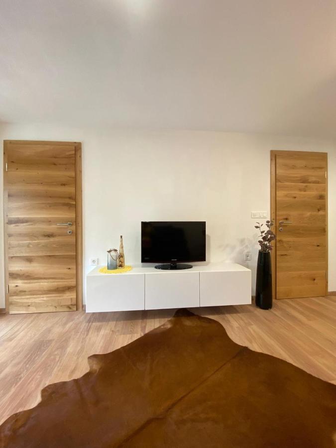 Apartma Lupis Lägenhet Podvolovljek Exteriör bild