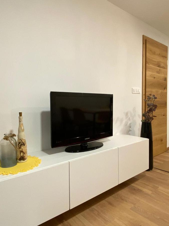 Apartma Lupis Lägenhet Podvolovljek Exteriör bild